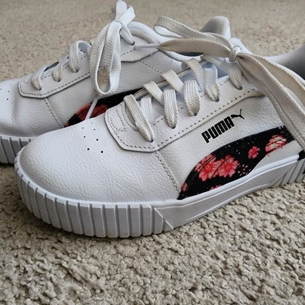 Kids Girls Puma Sneakers